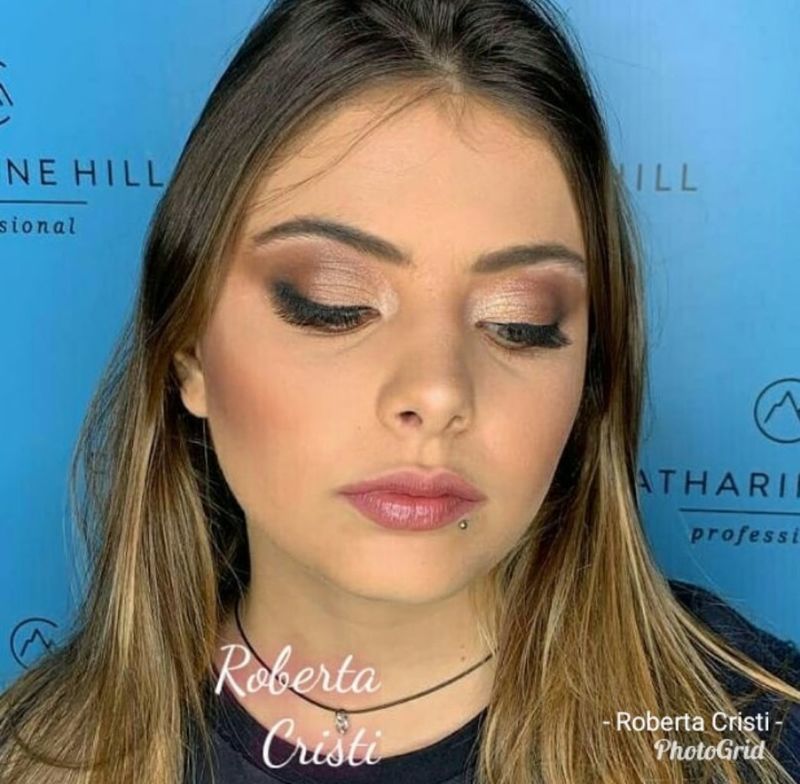 Make Top maquiagem auxiliar cabeleireiro(a) maquiador(a)