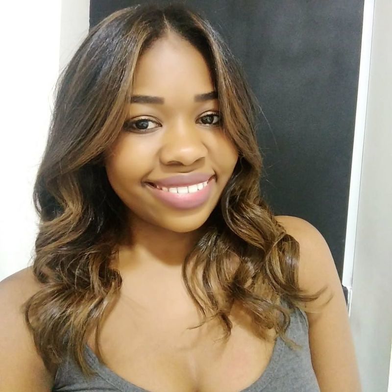 cabeleireiro(a) outros estudante auxiliar administrativo assistente esteticista