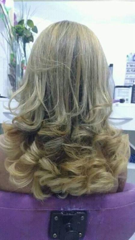 cabelo cabeleireiro(a) auxiliar cabeleireiro(a) escovista stylist / visagista recepcionista