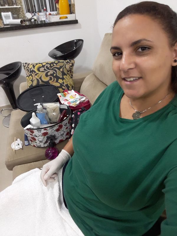 Bora atender!! unha esteticista manicure e pedicure designer de sobrancelhas