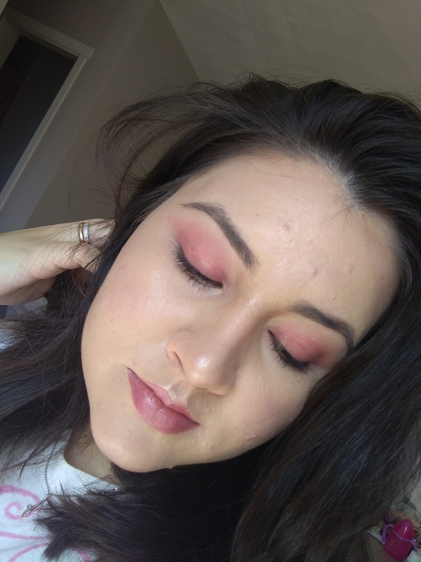 Make natural com acabamento luminoso, utilizando apenas produtos líquidos
#acabamentoluminoso
#makeluminoso
#makeupartist maquiagem maquiador(a) manicure e pedicure outros