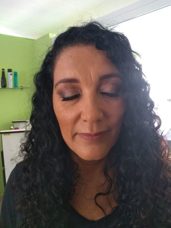 Make básica dia a dia maquiagem assistente maquiador(a) assistente maquiador(a) manicure e pedicure recepcionista designer de sobrancelhas