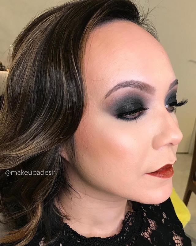 @makeupadesir | #maquiagem #esfumado  maquiagem maquiador(a) assistente maquiador(a)