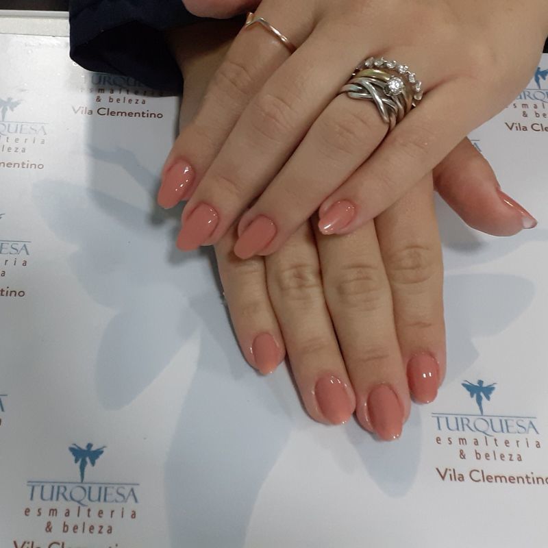 Unhas em formato de estileto unha manicure e pedicure