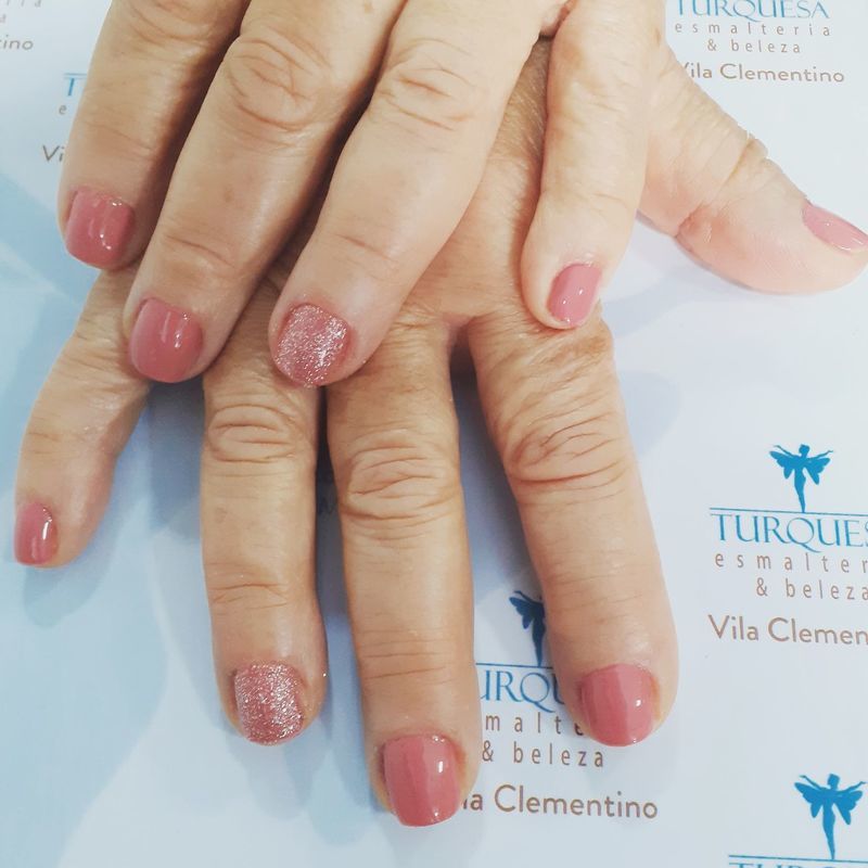unha manicure e pedicure