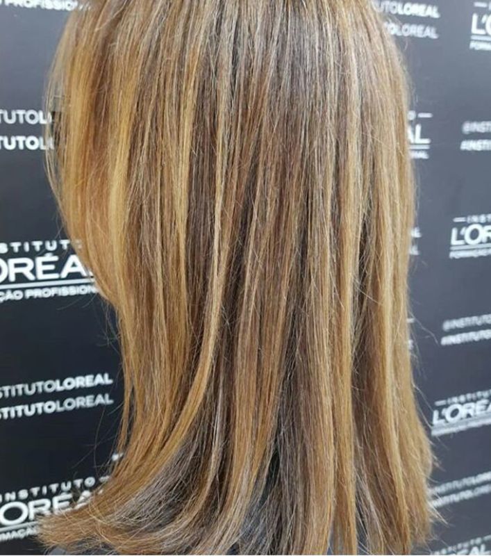 Retoque de raíz coloração inoa. cabelo cabeleireiro(a)