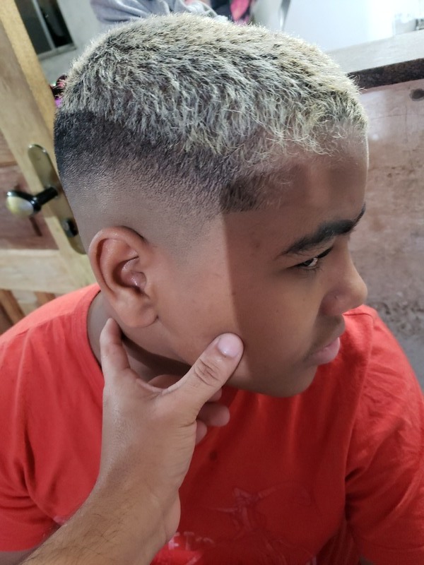 Corte mid fade navalhado  cabelo barbeiro(a)
