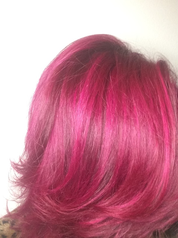 Foto depois dá colorometria cor fantasia pink  cabelo cabeleireiro(a) escovista