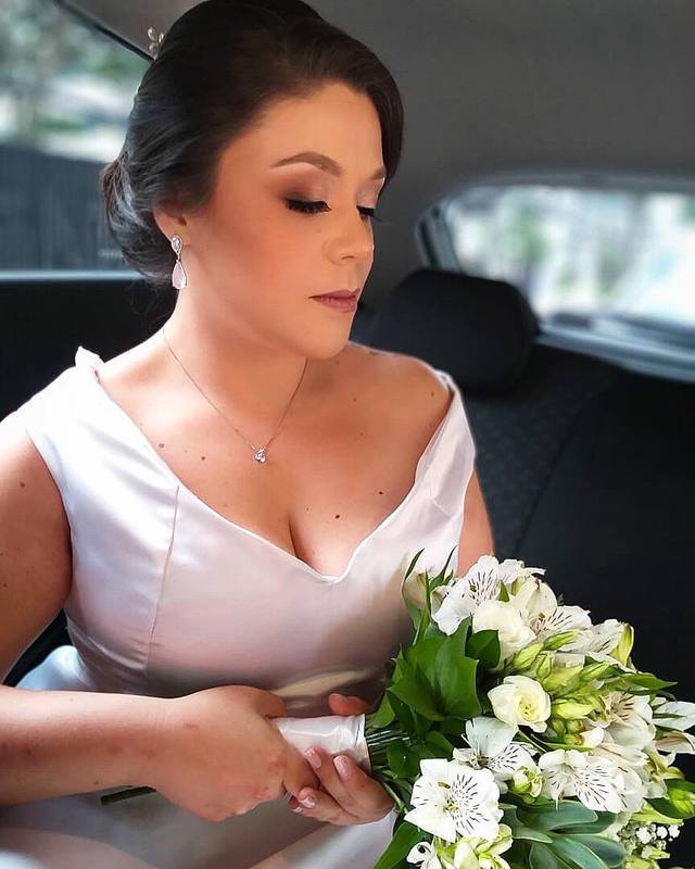 
#universodamaquiagem #make #makeup #madrinha #casamento #maquiagembrasil #maquiagemprofissional #maquiagem_insta #maquiagemx #loucaspormaquiagem #maquiadoranoabc #maquiagemnoabc #casandonoabc #santoandre #abcpaulista #noivas #noivas2019 #noivas2020 maquiagem maquiador(a) designer de sobrancelhas