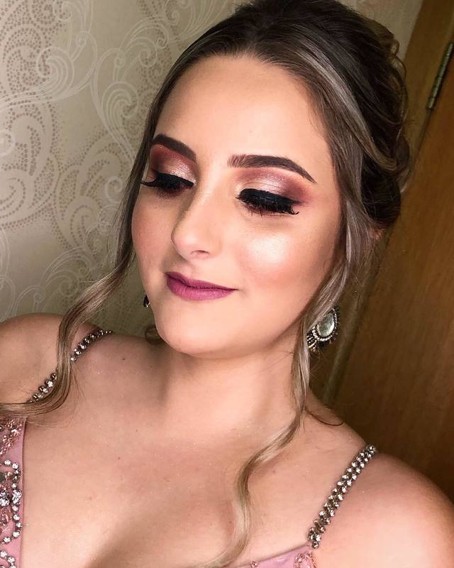 
#universodamaquiagem #make #makeup #madrinha #casamento #maquiagembrasil #maquiagemprofissional #maquiagem_insta #maquiagemx #loucaspormaquiagem #maquiadoranoabc #maquiagemnoabc #casandonoabc #santoandre #abcpaulista #noivas #noivas2019 #noivas2020 maquiagem maquiador(a) designer de sobrancelhas