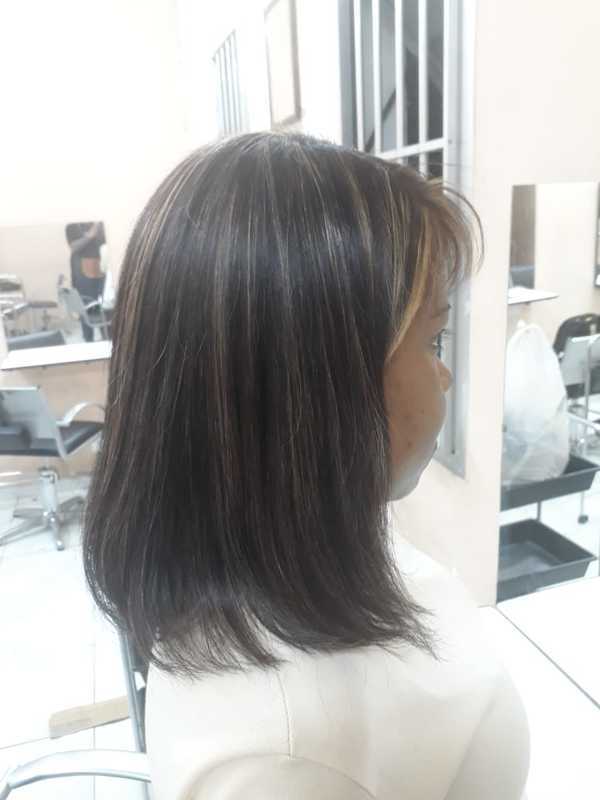 Moreno iluminado cabelo cabeleireiro(a)