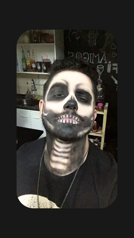 Maquiagem artística 
Halloween  maquiagem designer de sobrancelhas maquiador(a) micropigmentador(a)