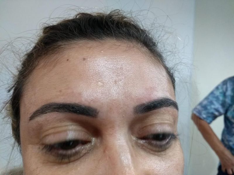 estética maquiador(a) maquiador(a) maquiador(a) maquiador(a) recepcionista estudante (designer sobrancelha) designer de sobrancelhas auxiliar administrativo