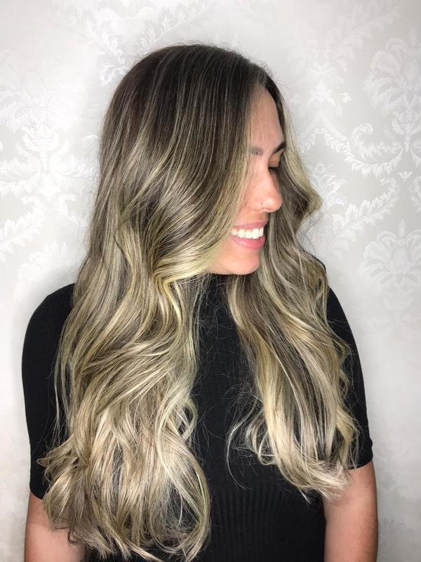Blond illuminada  cabelo cabeleireiro(a)