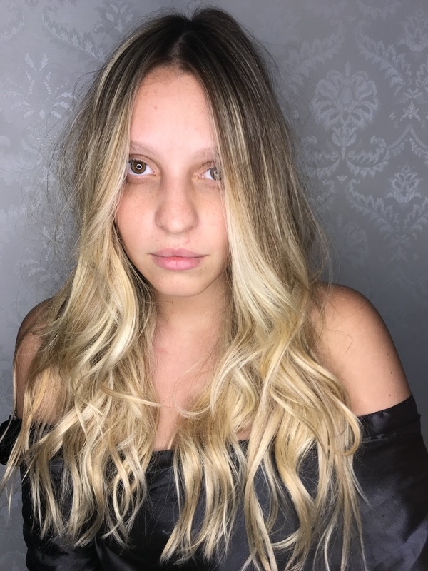 Blond dourado  cabelo cabeleireiro(a)