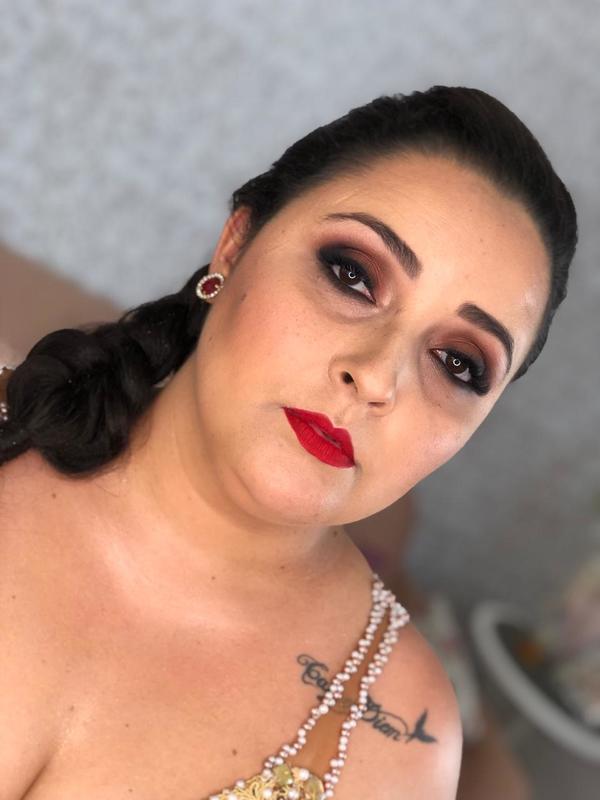 Maquiagem para madrinha de casamento maquiagem maquiador(a) assistente maquiador(a)