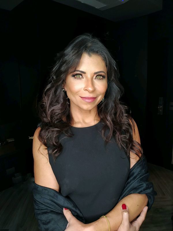 Beleza atriz Ana Lima maquiagem cabeleireiro(a) maquiador(a)