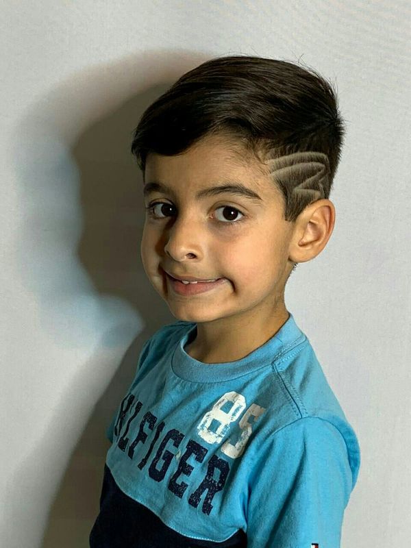 Corte Infantil com Desenho cabeleireiro(a) barbeiro(a)
