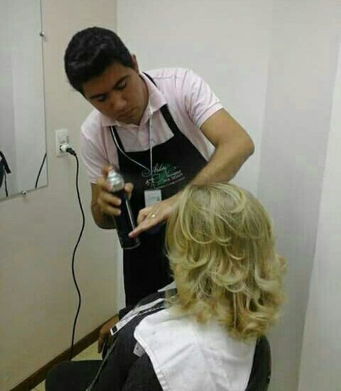 Escova cabelo cabeleireiro(a) barbeiro(a)