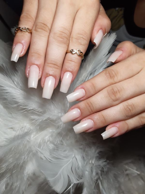 Unhas de fibra de vidro manicure e pedicure