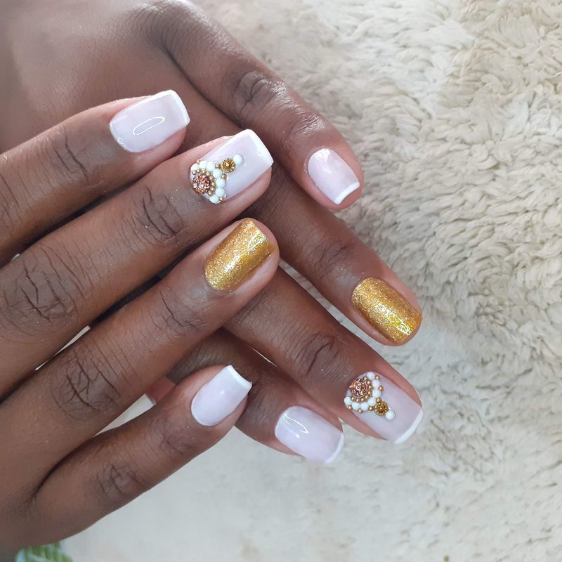 manicure e pedicure designer de sobrancelhas outros