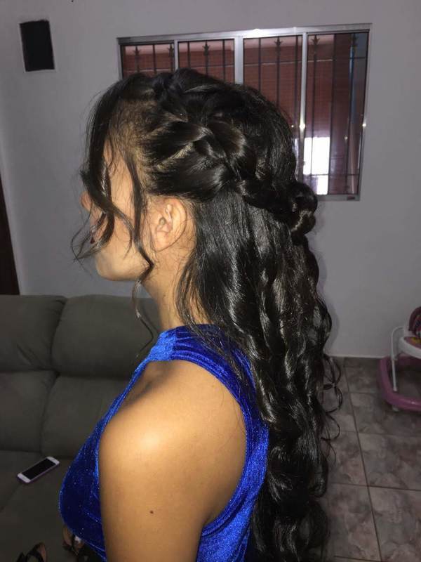 Instagram: @larimake2
#penteados #madrinha #noiva #aniversario #cabelo #festa  cabelo maquiador(a) designer de sobrancelhas