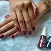 Unhas cutilada e esmaltada