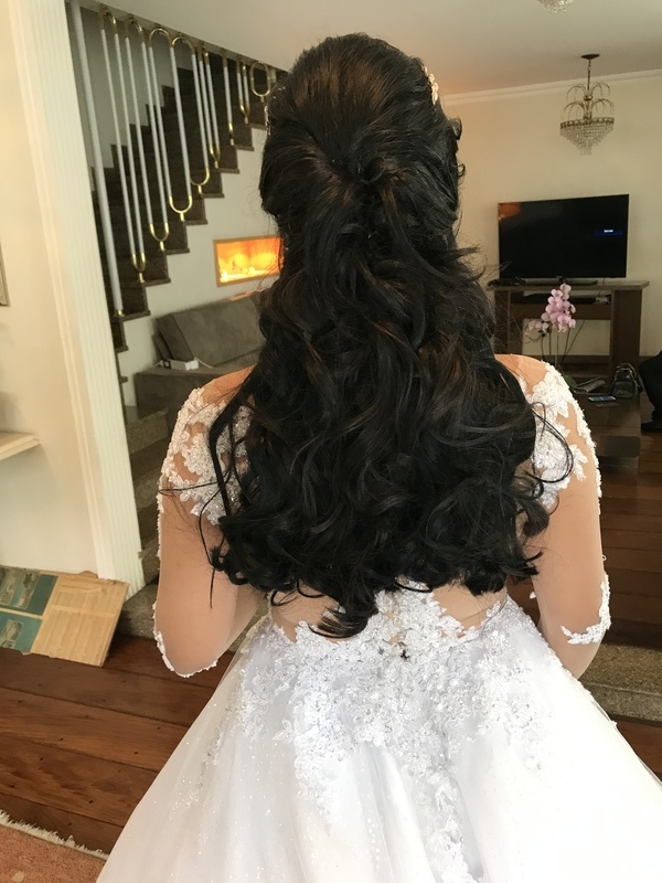 Noiva cabelo e make Instagram @wandbeauty_1 maquiagem cabeleireiro(a) maquiador(a)