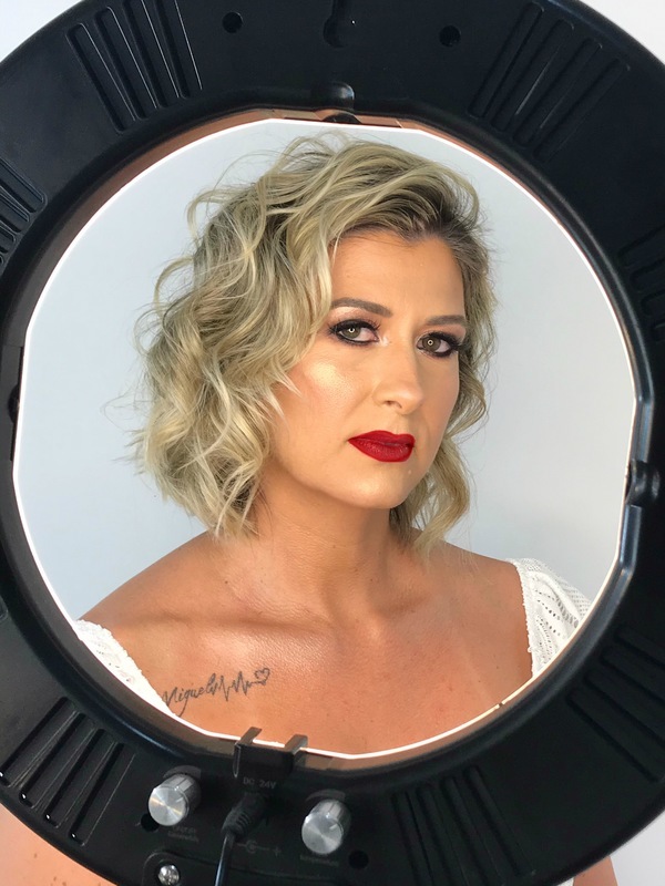 Trabalho de mechas + makeup  cabelo cabeleireiro(a) maquiador(a)