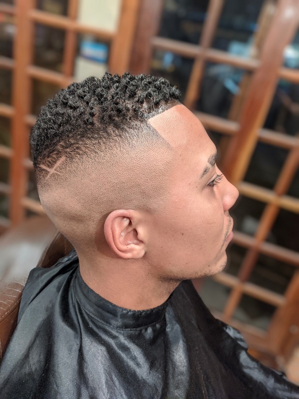 Corte afro - Nudreads

Instagram : Young_barberv

#Afro #nudreads #sponge #blackhair

 cabelo barbeiro(a)