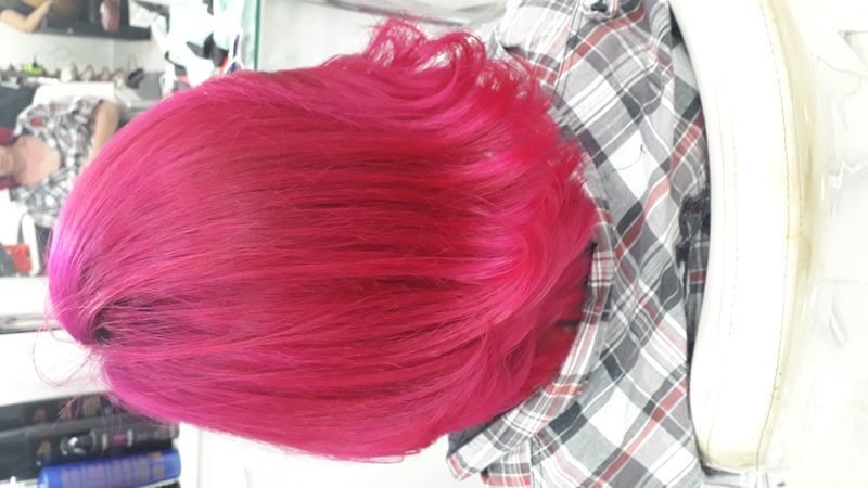 Descoloração global e coloração rosa Pink. cabelo cabeleireiro(a) designer de sobrancelhas cosmetólogo(a) escovista outros