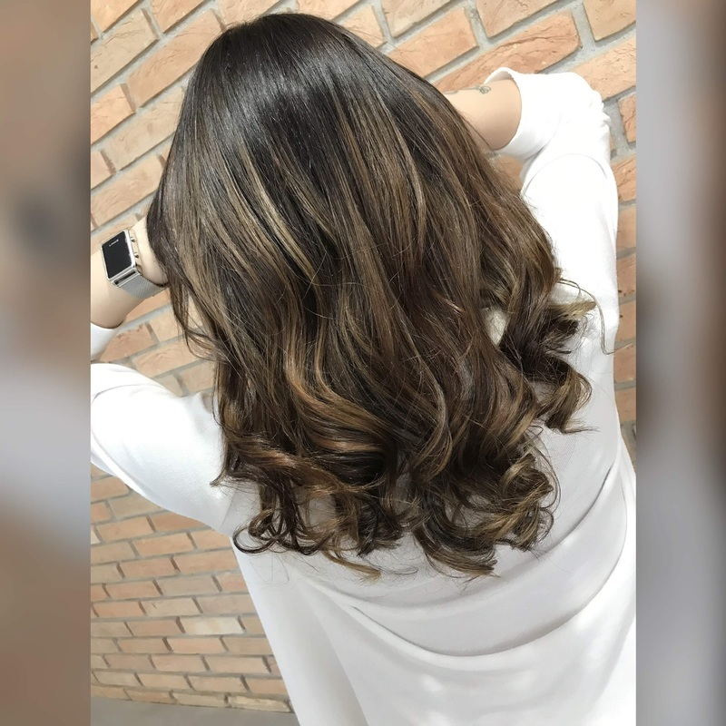 Morena Iluminada!  cabelo cabeleireiro(a) maquiador(a)