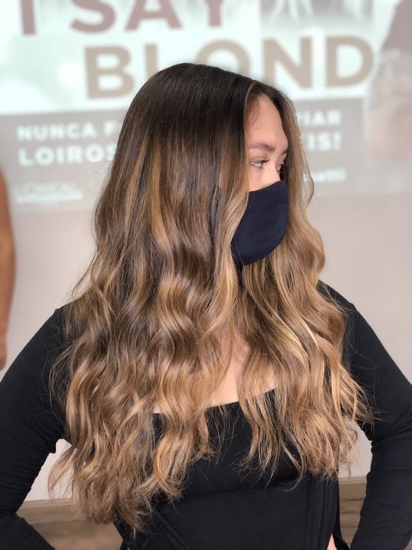 Morena iluminada  cabelo cabeleireiro(a)