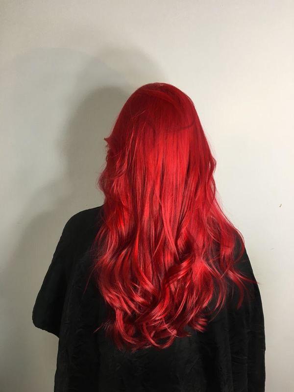 Vermelho fantasia #cabelosvermelhos #vermelhointenso  cabelo cabeleireiro(a) designer de sobrancelhas maquiador(a)