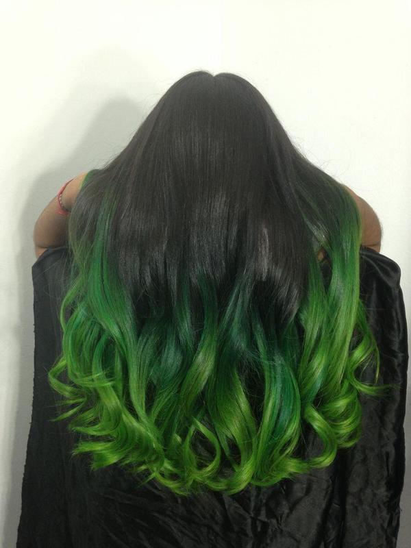 Ombré verde neon #cabeloneon #ombrehair #cabeloscoloridos cabelo cabeleireiro(a) designer de sobrancelhas maquiador(a)