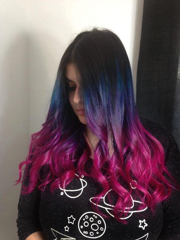 Ombré roxo e rosa #cabelogalaxia #cabeloazul #cabelorosa #ombré  cabelo cabeleireiro(a) designer de sobrancelhas maquiador(a)