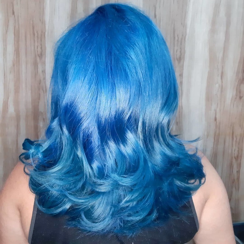 Cabelo azul

#cabelocolorido #colorimetria cabelo cabeleireiro(a) maquiador(a) estudante (visagista)