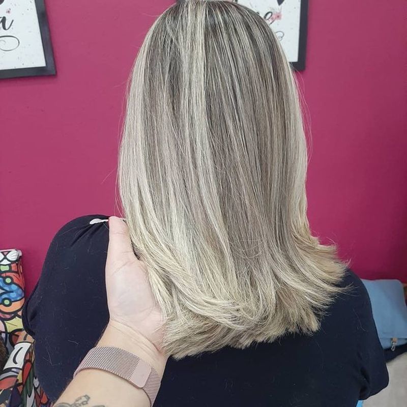 Loiro Perolado cabelo cabeleireiro(a)