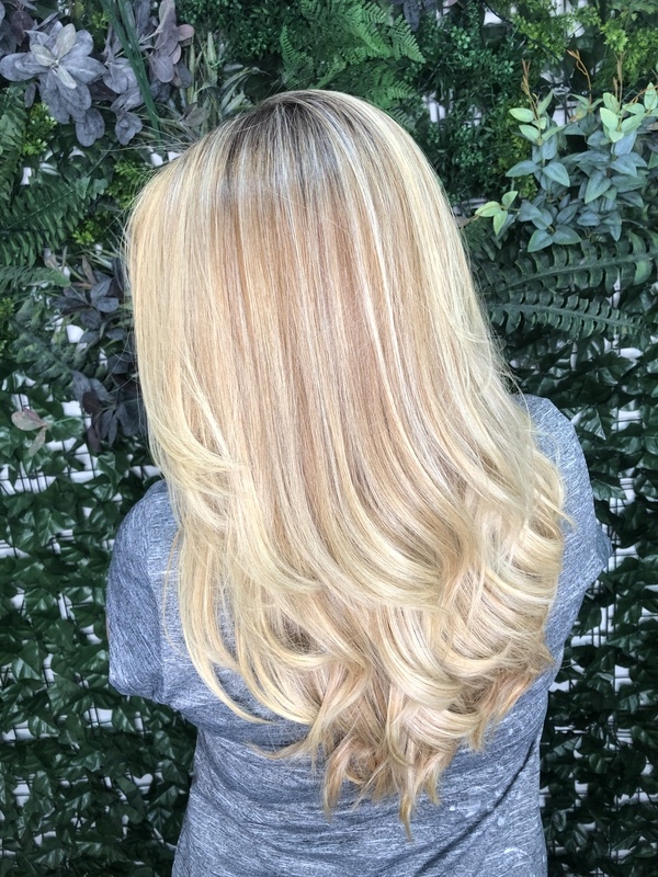 cabelo cabeleireiro(a) consultor(a) stylist / visagista maquiador(a)
