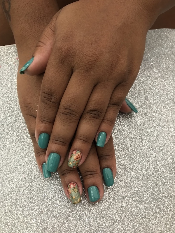 unha manicure e pedicure