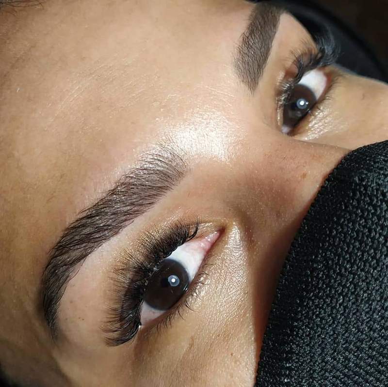 #micropigmentaçãodesobrancelhas
Sobrancelhas micropigmentadas, cicatrizada e com design em dia.  estética micropigmentador(a)
