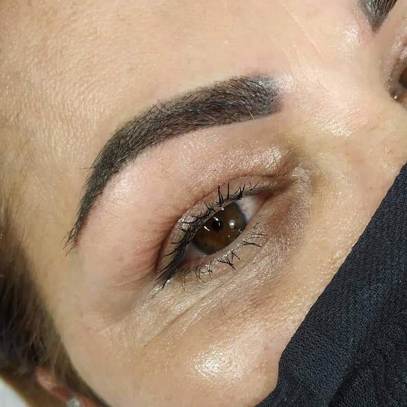 #micropigmentaçãodesobrancelhas
Esse é um caso de camuflagem, pós procedimento. Cobertura de uma sobrancelha que estava com cor fantasia, corrigido com sucesso!  estética micropigmentador(a)
