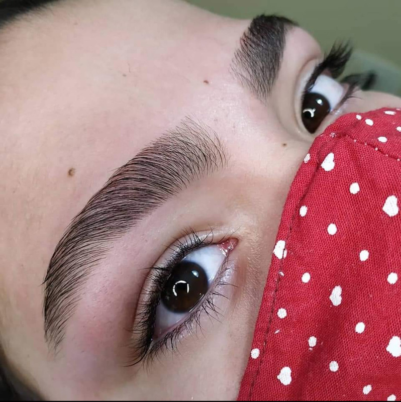 #designdesobrancelhas
Uma forma de valorizar o olhar de forma natural, design de sobrancelhas estética micropigmentador(a)