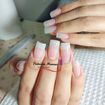 Unhas resistentes e naturais 
Alongamento em fibra de vidro 💖