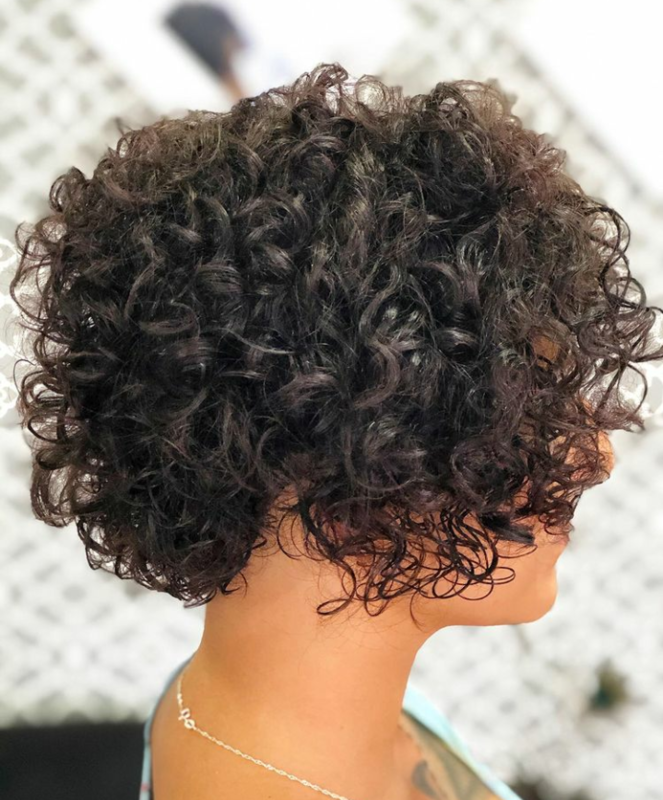 Corte Chanel 
#curls #cachos #corte #beauty #hairstyle
 cabelo cabeleireiro(a)