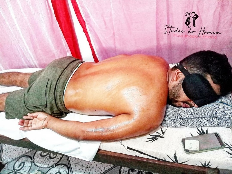 A massagem trás o poder de relaxamento mental e corporal, uma sensação de bem estar e descanso intenso.
Agende sua sessão, sinta o poder da massoterapia, e de adeus ao estresse diário 😊 outros massoterapeuta