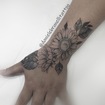 cobertura de tattoo antiga com girassóis e folhas por Daniele Brunelli tattoo 

#tattoo #tatuagem #danielebrunellitattoo #piracicabatattoo # piracity #tatuadoras