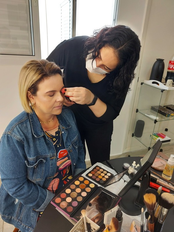 Curso de Automaquiagem. maquiagem maquiador(a)