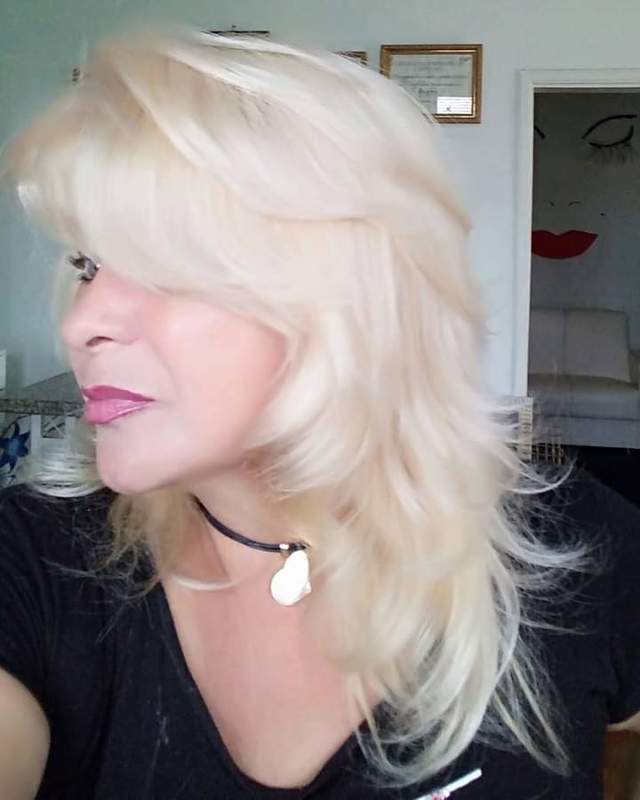 Cabelo platinado modelo cabelo cabeleireiro(a) aromaterapeuta esteticista outros