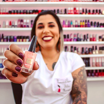 Silvia Marcondes - beleza & estética - Manicure e pedicure.Decoração grátis.Aplicação de alongamento,atendimento com hora marcada.